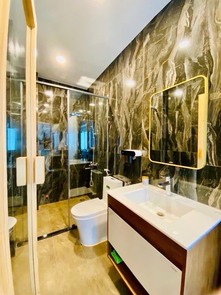 NHÀ 5 TẦNG GÓC 2MT - NGANG 5M - THANG MÁY - PHAN XÍCH LONG - DÒNG TIỀN 35 TRIỆU/TH