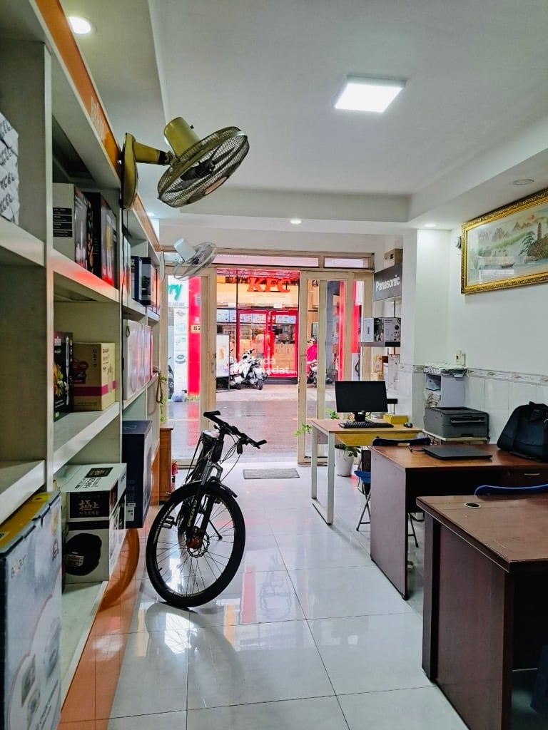 Bán nhà 4 tầng 28m2, mặt tiền kinh doanh Thích Quảng Đức, nhỉnh 7 tỷ