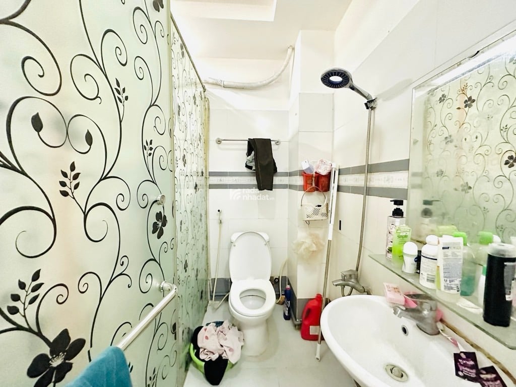 Bán nhà 4 tầng 28m2, mặt tiền kinh doanh Thích Quảng Đức, nhỉnh 7 tỷ