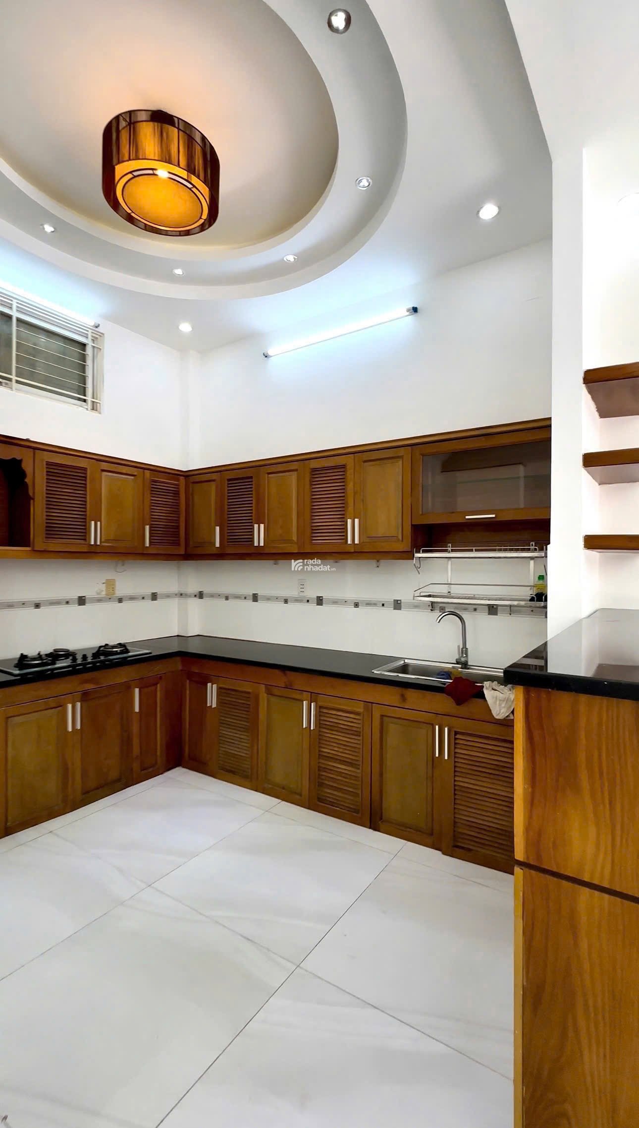 - NHÀ LÃNH BÌNH THĂNG 2 lầu hẻm oto P12 Q11  