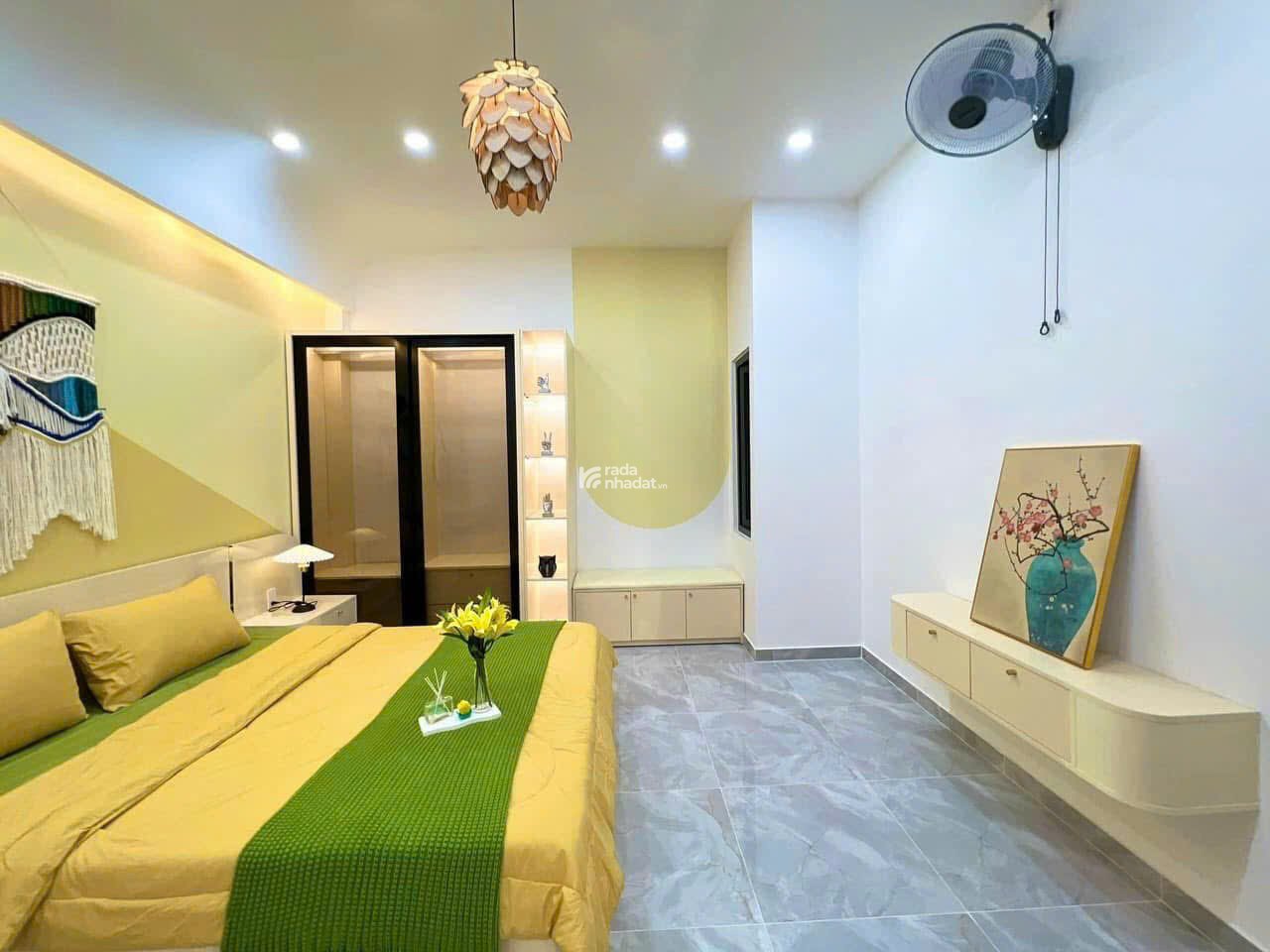 Kẹt vốn bán nhà gần Học viện Cán Bộ. Giá 3 tỷ 240 Chu Văn An, Phường 26, Bình Thạnh. x784 684 416