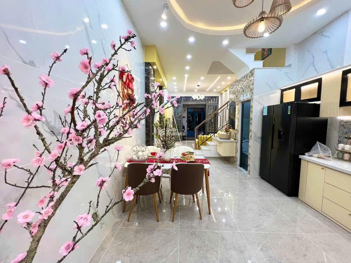 Kẹt vốn bán nhà gần Học viện Cán Bộ. Giá 3 tỷ 240 Chu Văn An, Phường 26, Bình Thạnh. x784 684 416