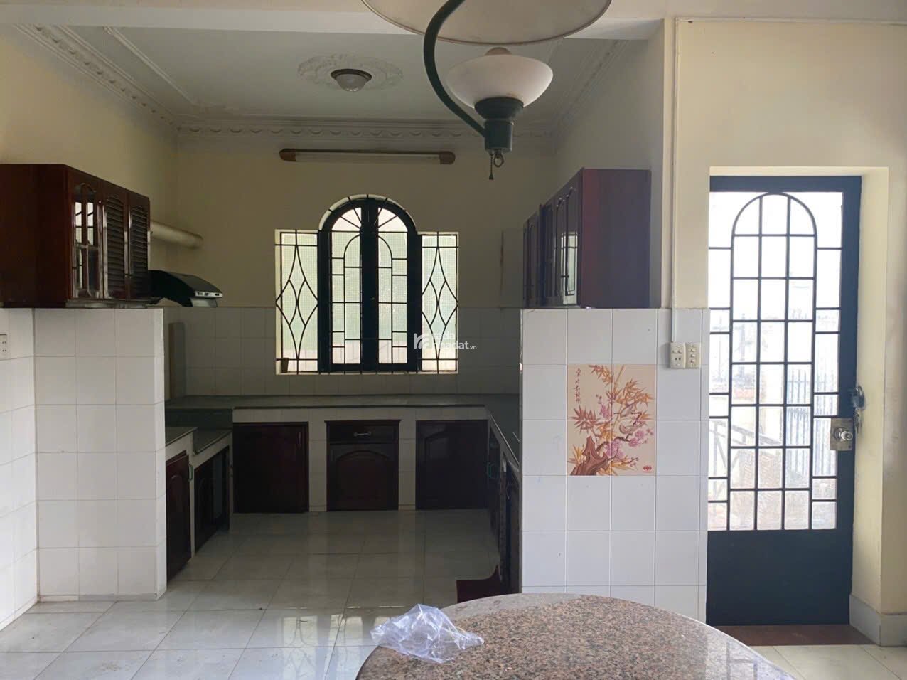 BIỆT THỰ BÊN SÔNG 8m x 30m TRỆT 2LAU 6PN SÂN VƯỜN TRƯỚC SAU,GIÁ 20TR