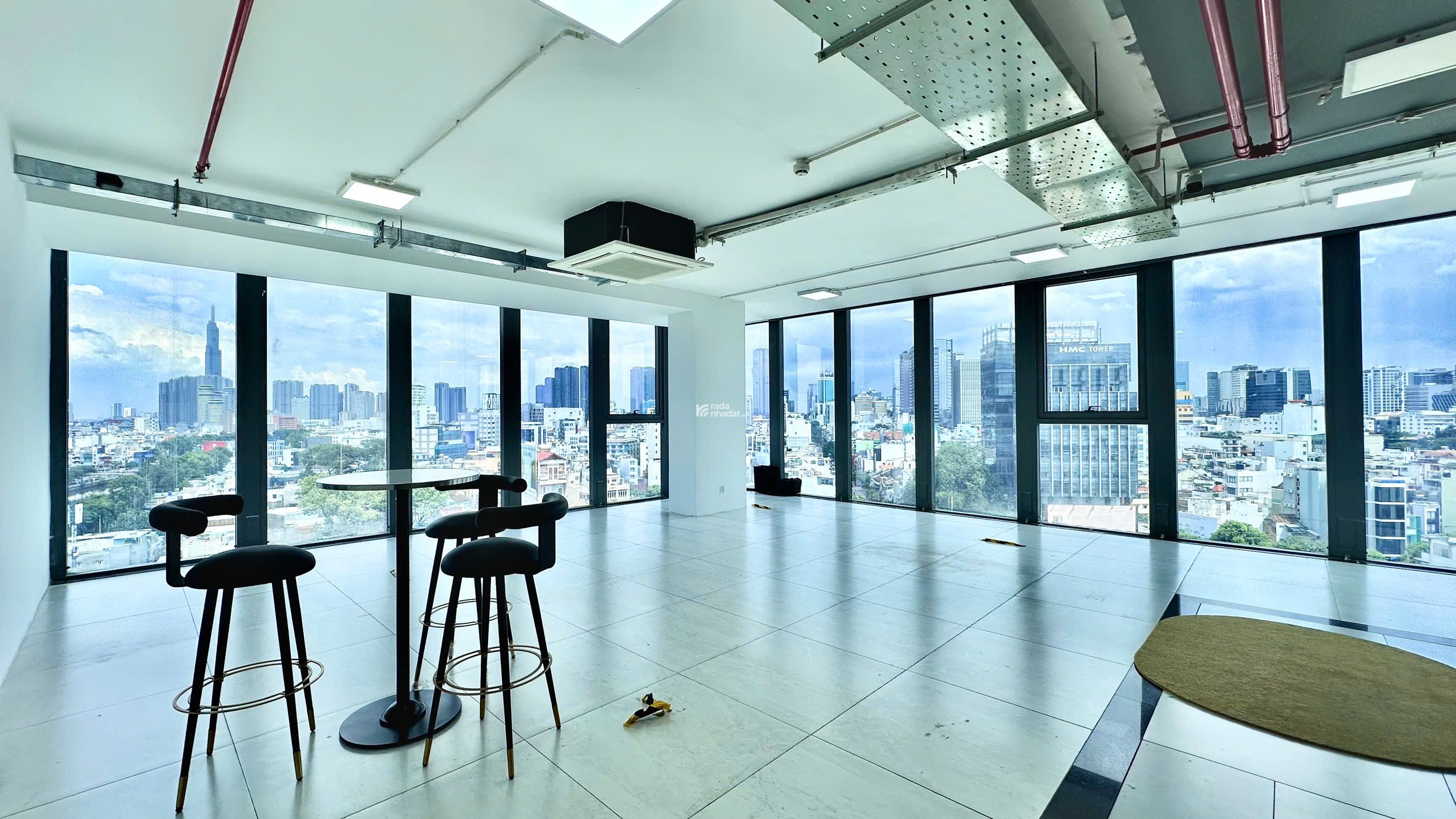 VĂN PHÒNG VIEW ĐÔNG NAM: CƠ HỘI HIẾM TẠI TRẦN QUANG KHẢI, QUẬN 1!