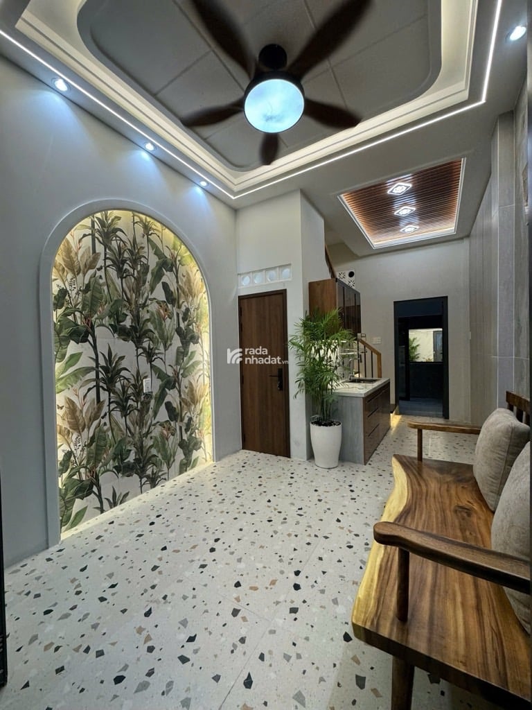 NHÀ SIÊU ĐẸP QUẬN 6 -  NHÀ 4 TẦNG - NGAY TRỤC GIAO THÔNG CHỢ LỚN