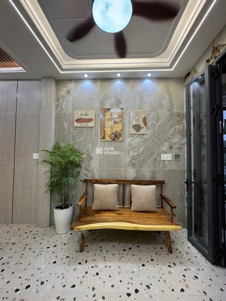 NHÀ SIÊU ĐẸP QUẬN 6 -  NHÀ 4 TẦNG - NGAY TRỤC GIAO THÔNG CHỢ LỚN