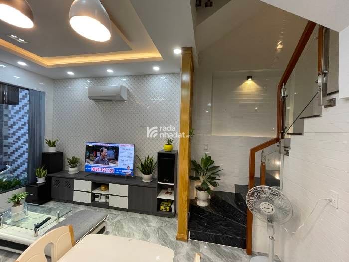 Bán nhà 1/xẹt Trường Chinh - 45m2 - 4 Tầng Full nội thất xịn - Ngang 5,6 - HXH - Chỉ 8.9 Tỷ 
