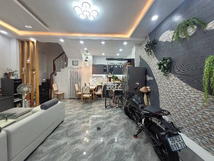 Bán nhà 1/xẹt Trường Chinh - 45m2 - 4 Tầng Full nội thất xịn - Ngang 5,6 - HXH - Chỉ 8.9 Tỷ 