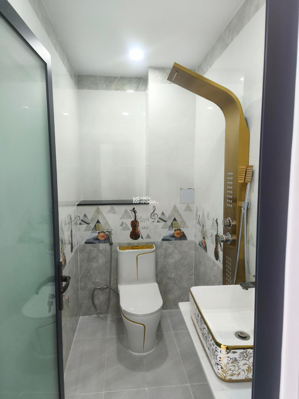 NHÀ 5 TẦNG CÓ SÂN THƯỢNG - HẺM XE HƠI- KHU ĐỒNG BỘ - Đường số 4 -BHHA- BT- DT: 4*15m - giá 7 tỷ