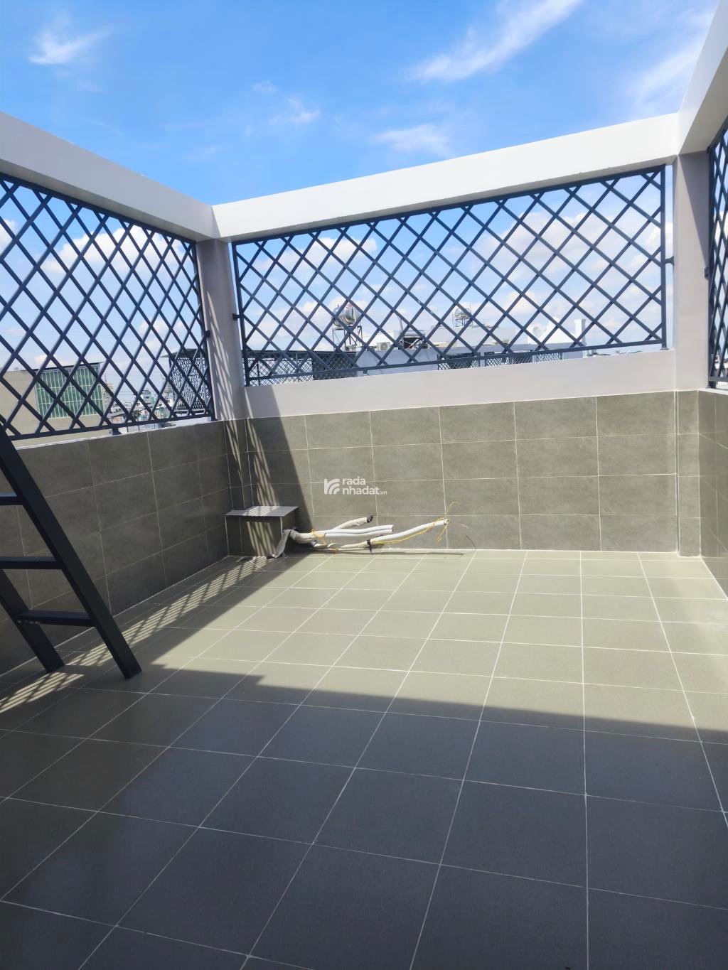 NHÀ 5 TẦNG CÓ SÂN THƯỢNG - HẺM XE HƠI- KHU ĐỒNG BỘ - Đường số 4 -BHHA- BT- DT: 4*15m - giá 7 tỷ