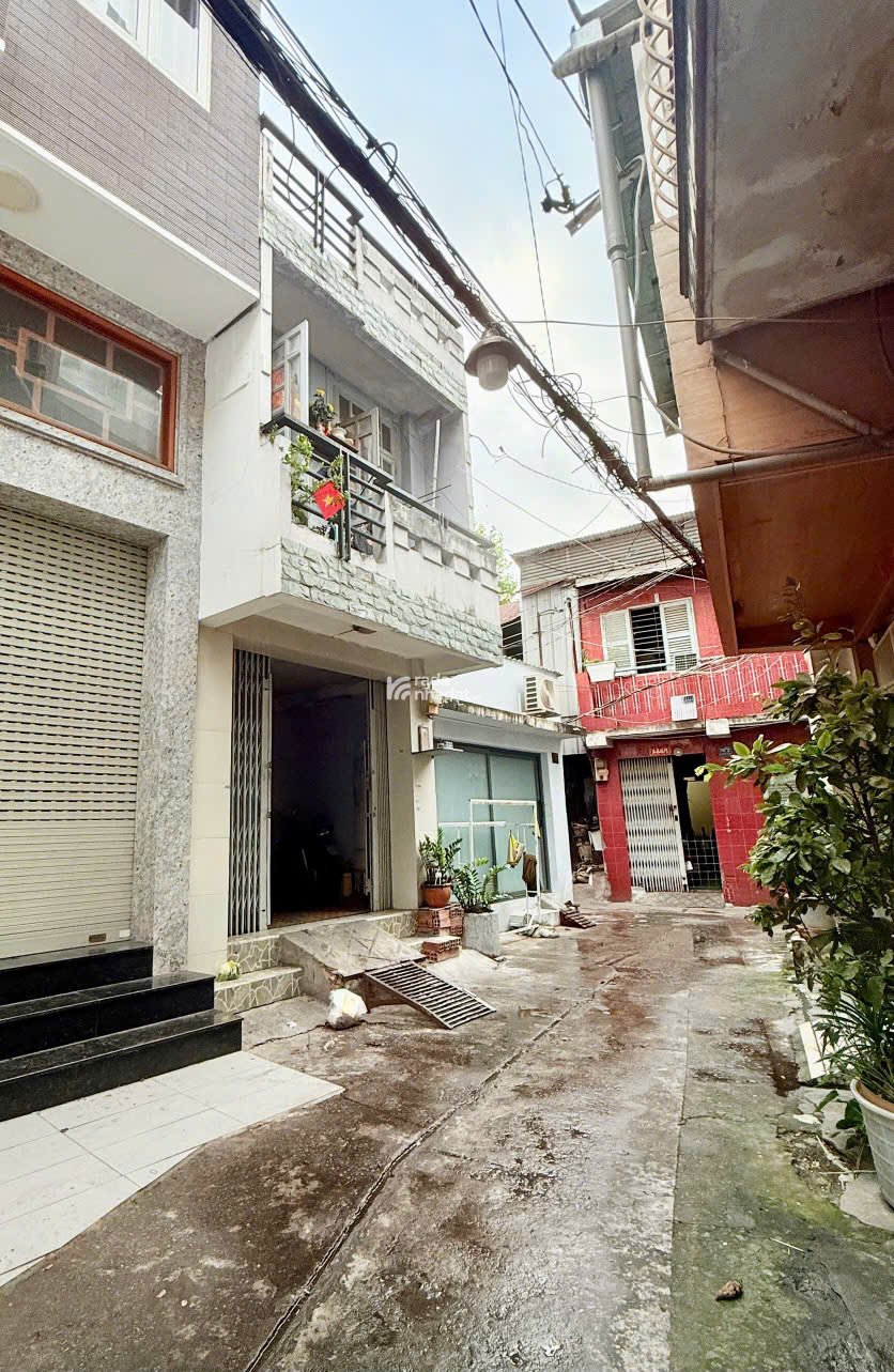 Bán nhà Thái Phiên quận 11 - 2 tầng -6.9 TỶ 