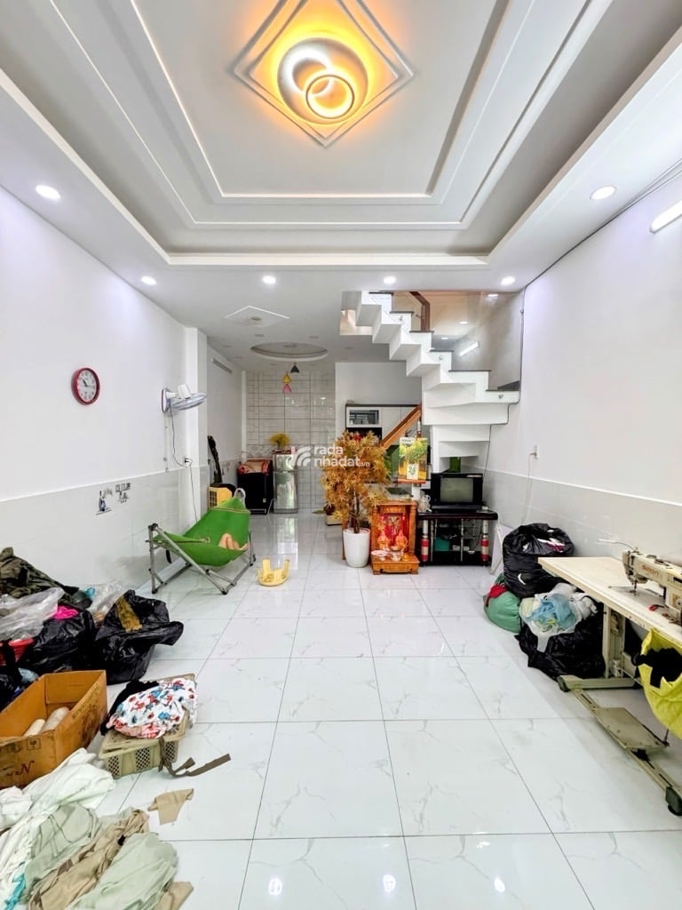 VỊ TRÍ ĐẸP -- NGANG LỚN 4.5M - NHÀ 2 TẦNG MỚI ĐẸP Ở NGAY - GẦN CHỢ BÌNH LONG - GIÁP TÂN PHÚ - NGAY 