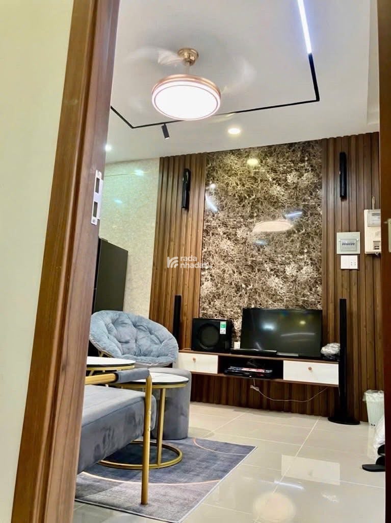 KẸT TIỀN!! Bán nhà Trần Hưng Đạo, phường 1, Quận 5, 40m2 (4x10m) sổ riêng, hẻm xe hơi