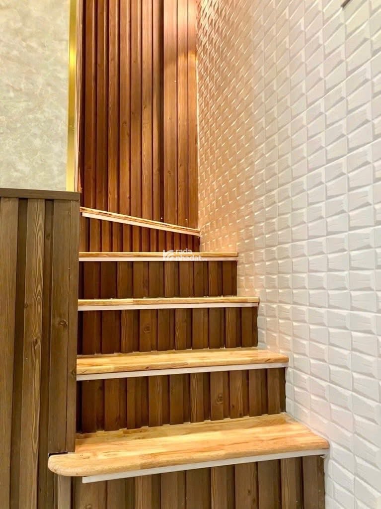 KẸT TIỀN!! Bán nhà Trần Hưng Đạo, phường 1, Quận 5, 40m2 (4x10m) sổ riêng, hẻm xe hơi