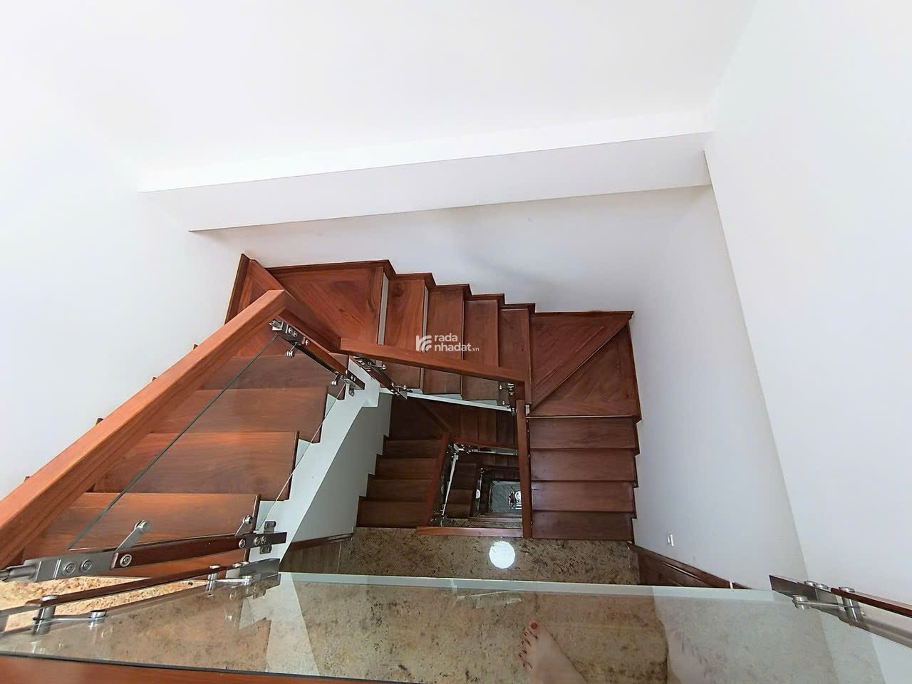 Kẹt tiền bán gấp nhà HXH 5m Nguyễn Thái Sơn, Gò Vấp, tặng full nội thất, SHR giá 3 tỷ 200 TL