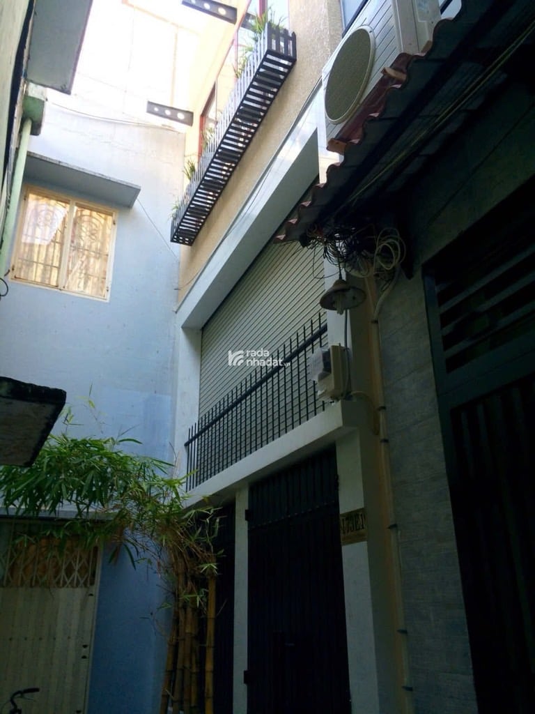 HẺM XE SÁT NHÀ, ĐẶNG VĂN NGỮ, PHÚ NHUẬN, 3 TẦNG MỚI Ở NGAY. GIẢM 200TR CHỈ 6.39T