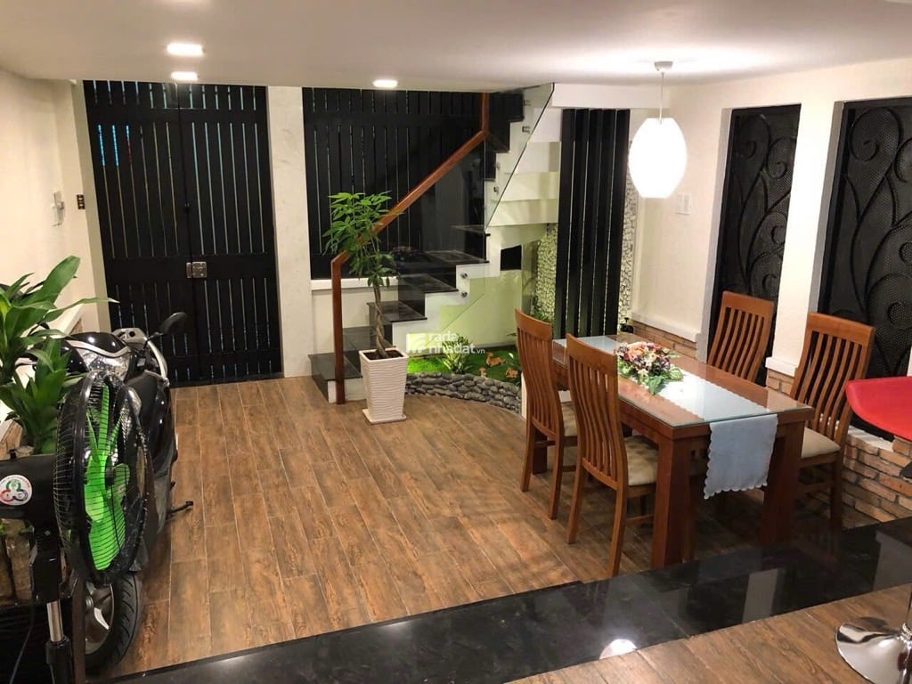 HẺM XE SÁT NHÀ, ĐẶNG VĂN NGỮ, PHÚ NHUẬN, 3 TẦNG MỚI Ở NGAY. GIẢM 200TR CHỈ 6.39T