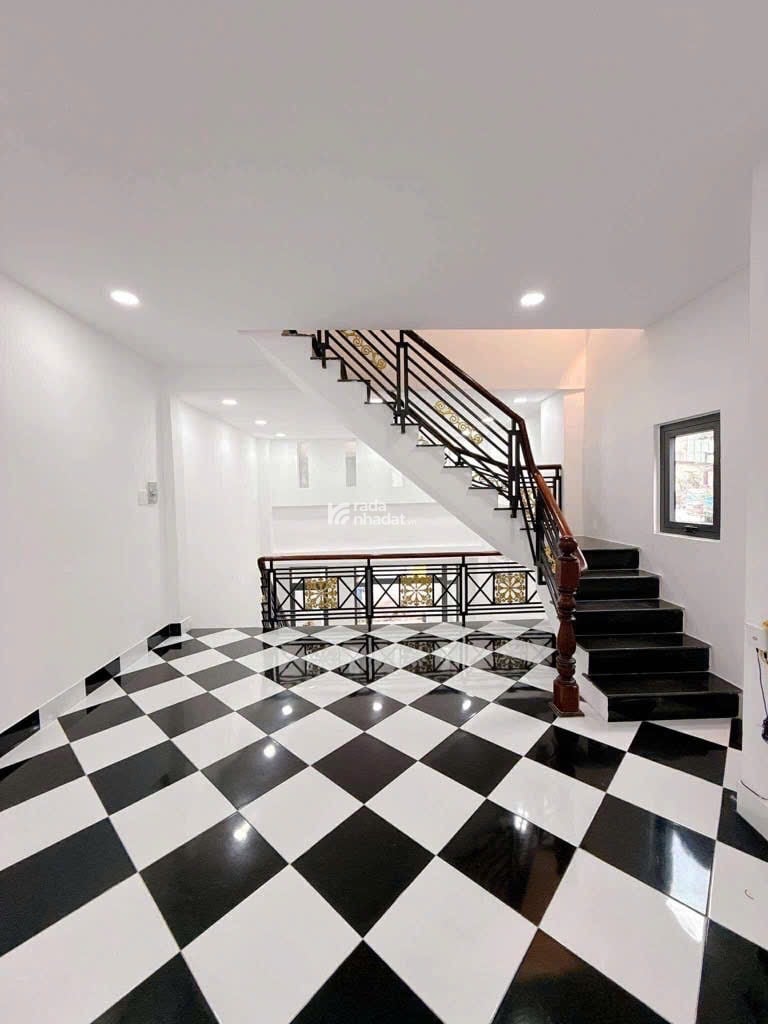 Bán nhà Quận 7 sát mặt tiền Huỳnh Tấn Phát đoạn xung nhất, 3 tầng 3 phòng chỉ 5 tỷ nhỉnh