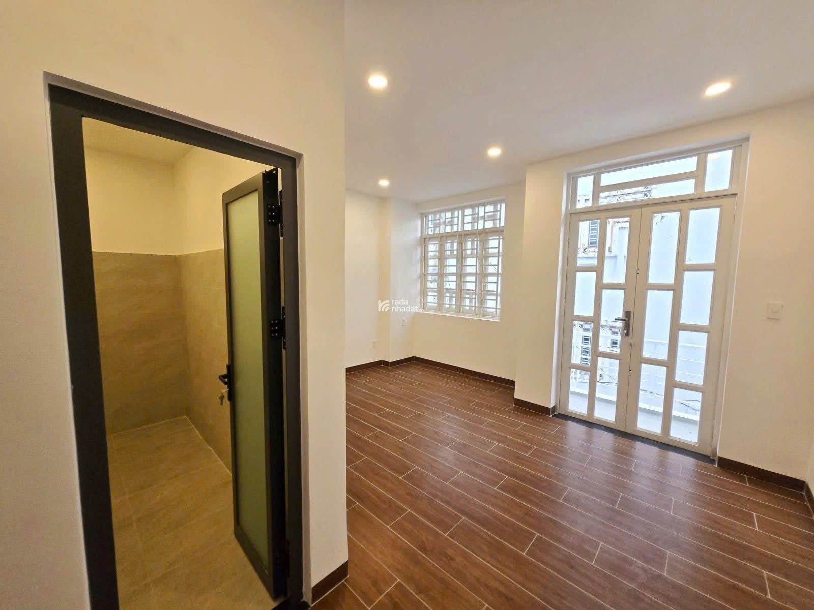HOT chủ nhà giảm ngay 100tr, nhà Trường Sa P19 Q.Bình Thạnh, giá còn 3ty9, HXH, lh ngay