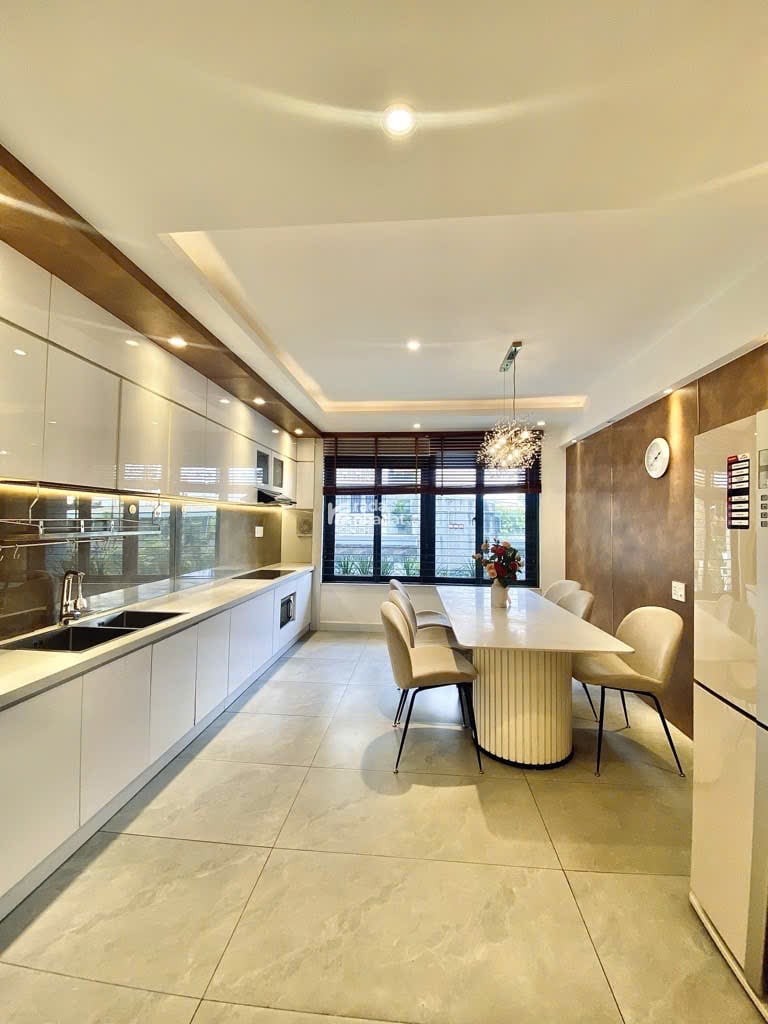 Nhà 5 tầng Khu Phân lô cao cấp Nguyễn Tư Giản P12 Gò Vấp hẻm 8m 4x17m nở hậu Giá 12.8Tỷ 