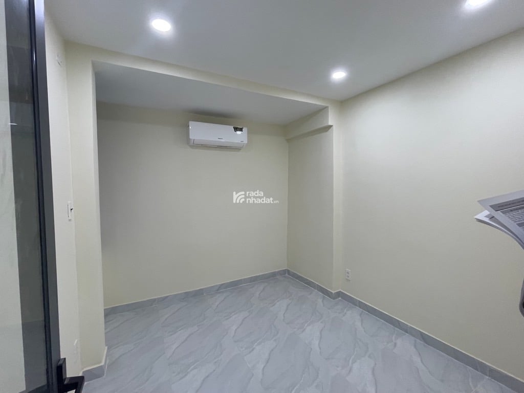 SÁT MT BÙI THỊ XUÂN, TÂN BÌNH, 15M2 MỚI Ở NGAY. GIẢM 3.5T CHỈ CÒN 2.99T  