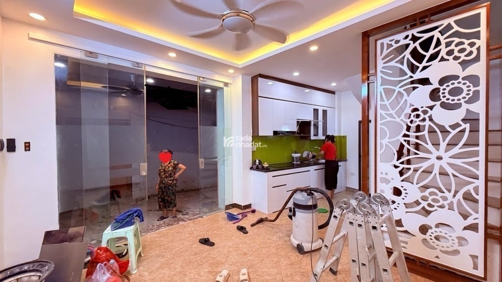 DỊCH VỌNG - 30M2 - 5 TẦNG - NHÀ ĐẸP - Ở NGAY - NGÕ THÔNG - GẦN PHỐ - FULL NỘI THẤT - 7.85 TỶ