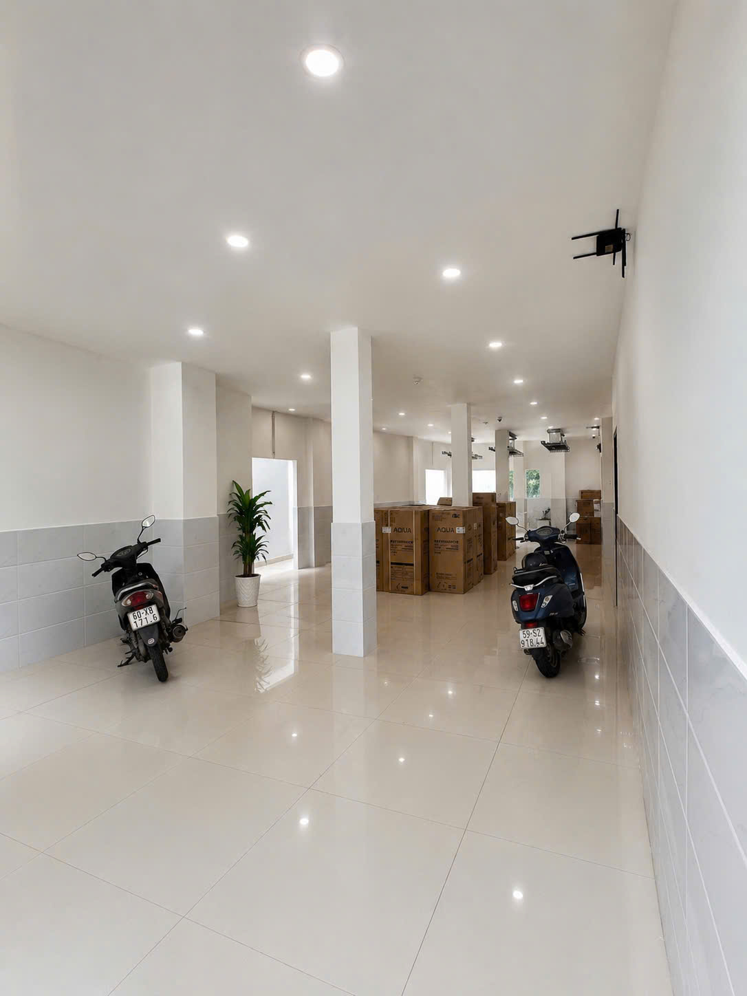 Bán CHDV cho thuê 105tr/th hẻm xe hơi gần Bùi Đình Túy. Sát chợ Bà Chiểu NT Hàng Xanh 8x19