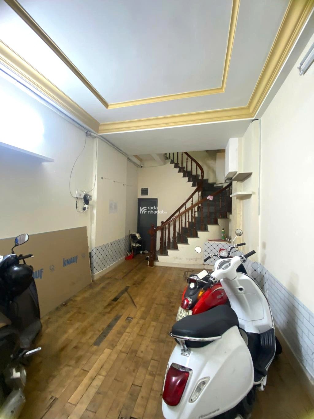 CHDV 4 TẦNG HUỲNH VĂN BÁNH, DTS 150M2, 7 PN, HẺM 7M, SỔ VUÔNG, HCĐ, OTO NGỦ TRONG NHÀ.