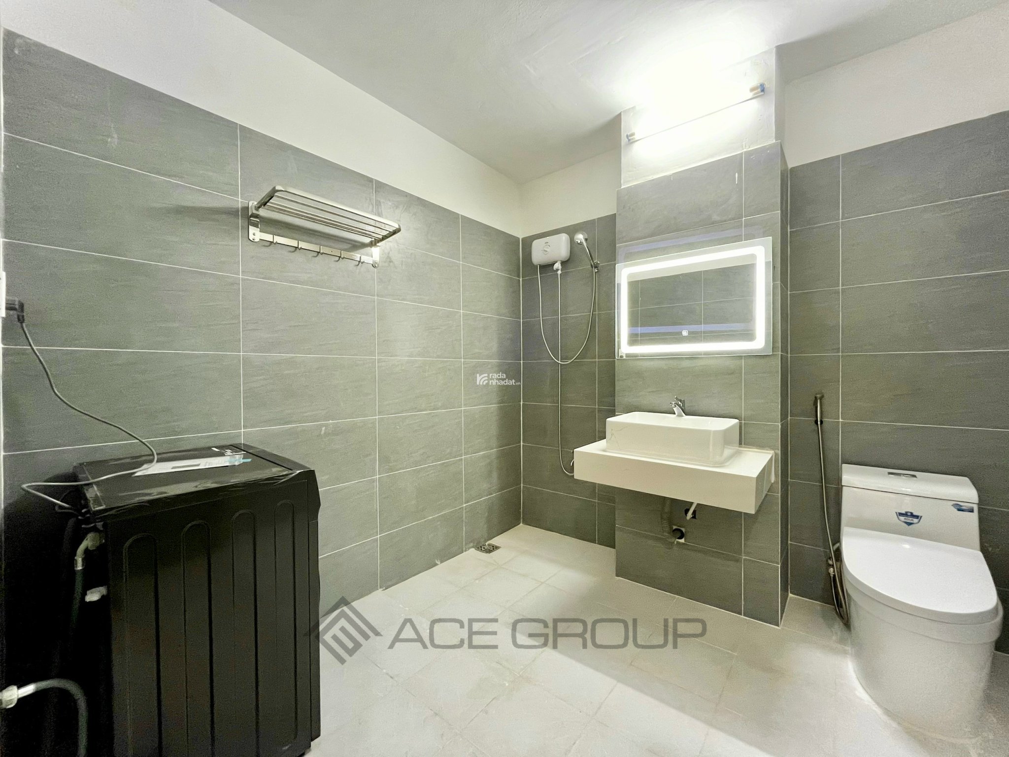 Cho thuê căn hộ quận 3, đầy đủ nội thất, ban công, mặt tiền gần công viên Tao Đàn