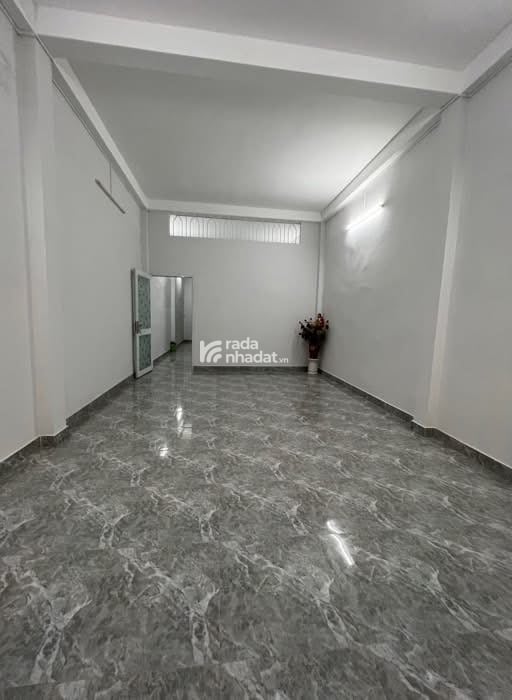 Nhà đẹp Lạc Long Quân – 108m2 – ô tô đậu cửa – ngay chợ vải Tân Bình- Chỉ 12.5 tỷ