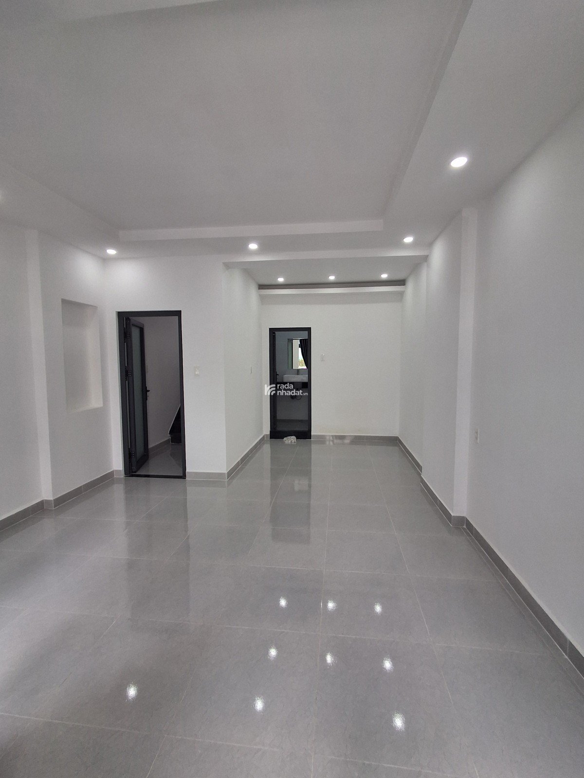 NHÀ 3 TẦNG MỚI CENG, HẺM XE HƠI 