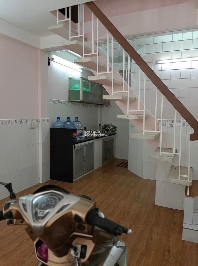 Bán nhà Hoàng Văn Thụ, Út Tịch, Tân Bình, 25m2, 3 tầng, 5.3 tỷ.