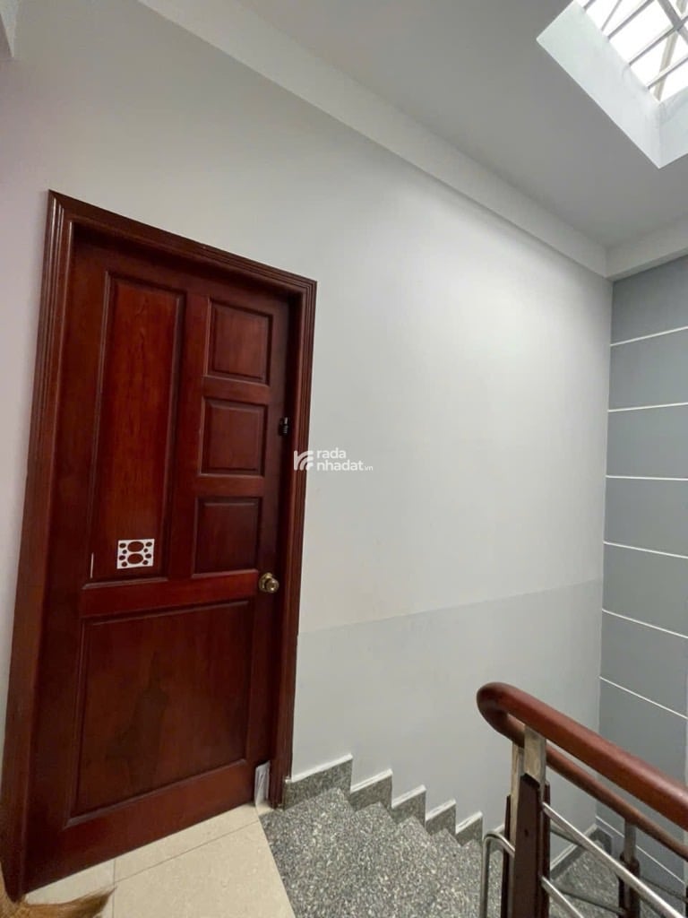NGAY CV LÀNG HOA GÒ VẤP - ÔTÔ NGỦ TRONG NHÀ - 3 TẦNG - 70M2 - FULL NỘI THẤT - 6.x TỶ