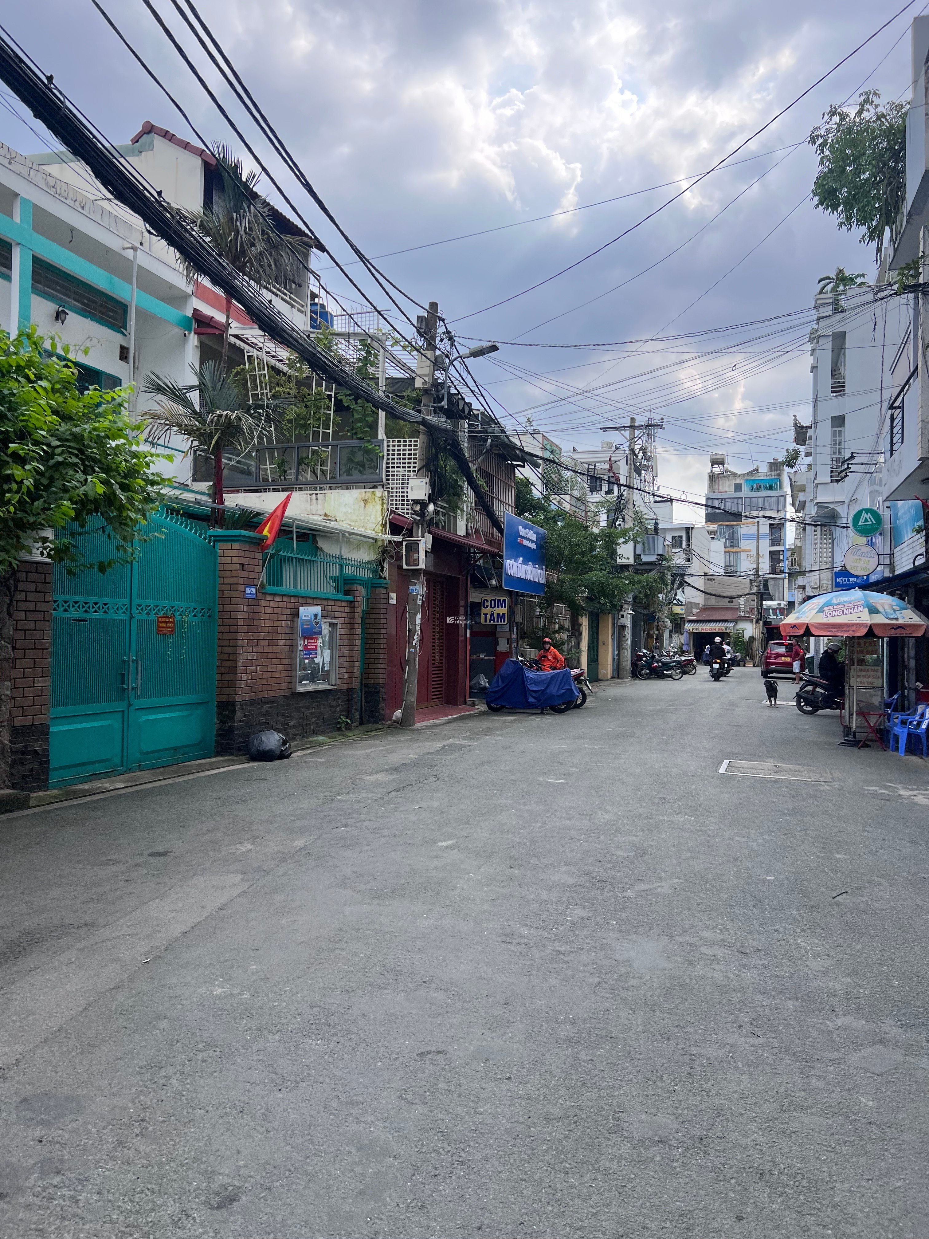 Bán nhà HXH Thích Quảng Đức ngang 4.2m vài bước ra mặt tiền nhà mới 4PN kế bên CA phường