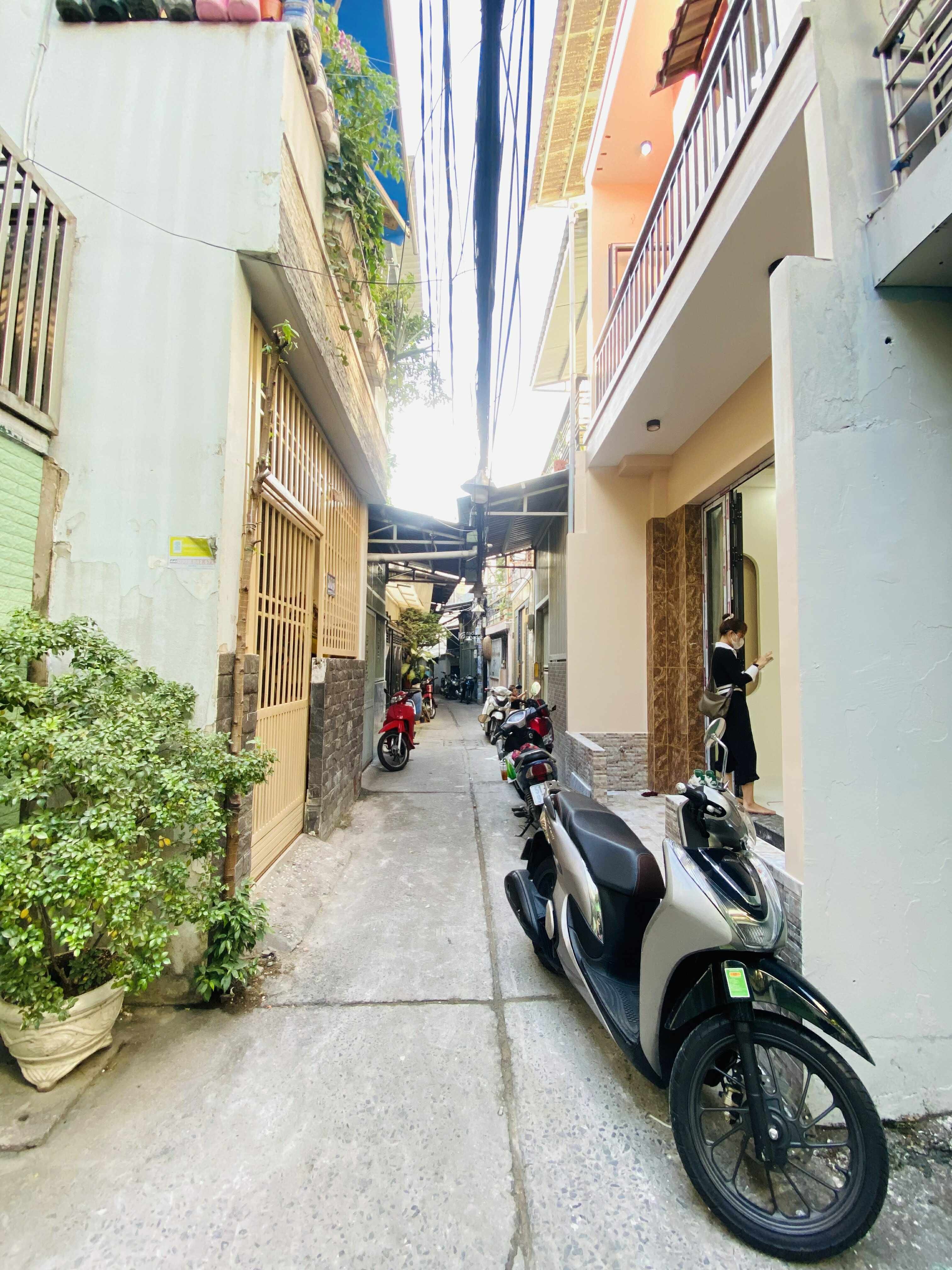 Siêu phẩm nhà đẹp Lương Văn can Q8, 1trệt 1 lầu 2pn 2wc, SHR 