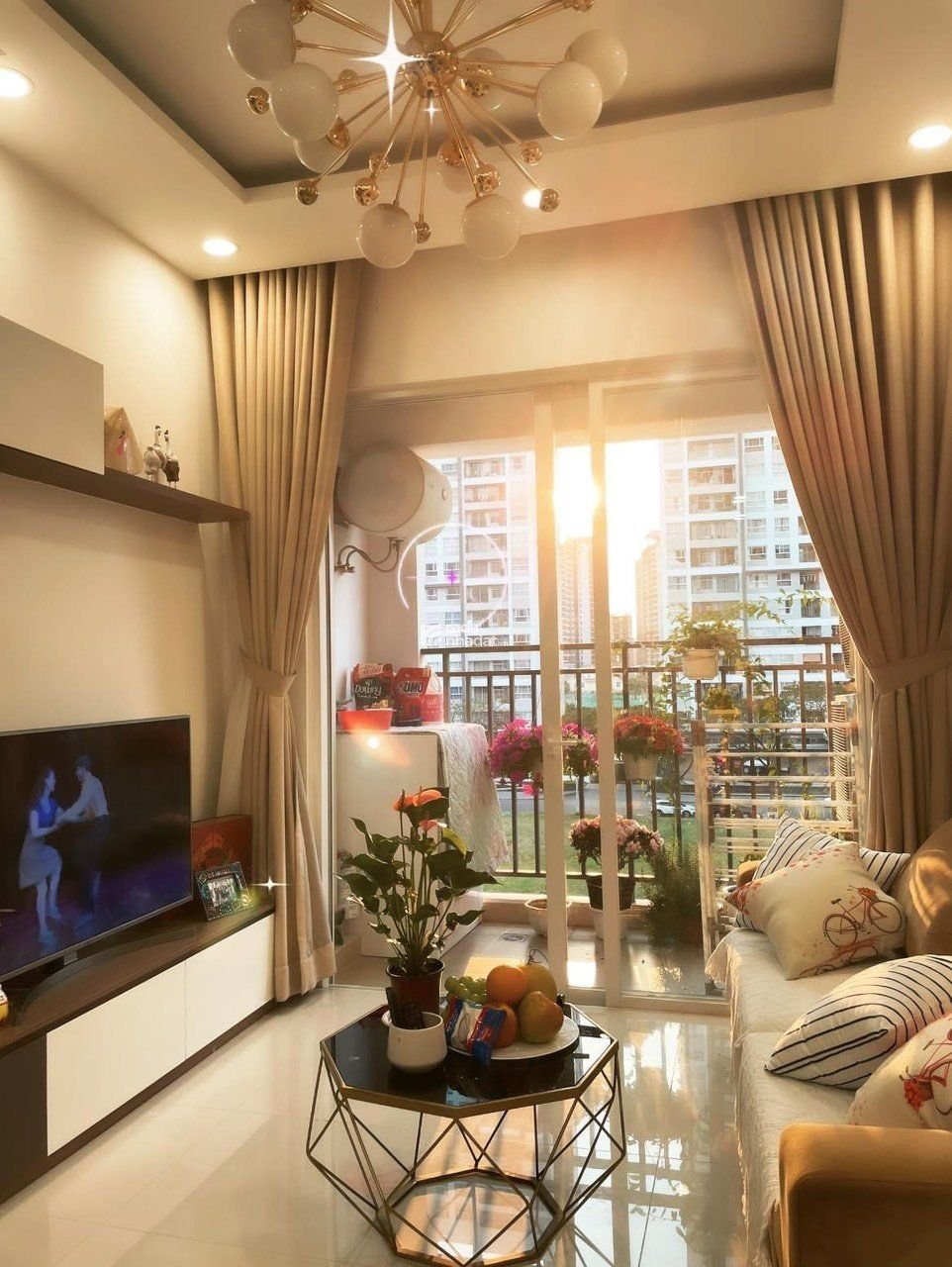 Bán chung cư 130 Nguyễn Đức Cảnh, Hoàng Mai, 91m2, view Hồ Đền Lừ 2 phòng ngủ 2WC, full đồ, 4.9 tỷ