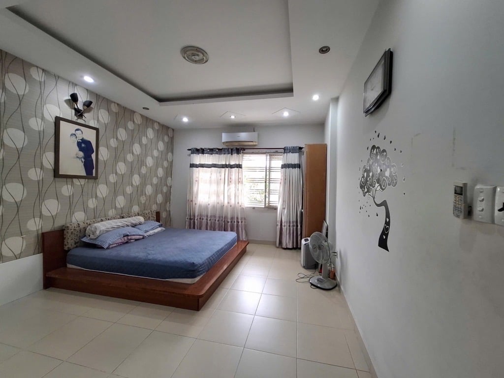 MẶT TIỀN VIEW CÔNG VIÊN – 102M2 – 3 TẦNG BTCT – Ô TÔ VÀO NHÀ – SỔ NỞ HẬU