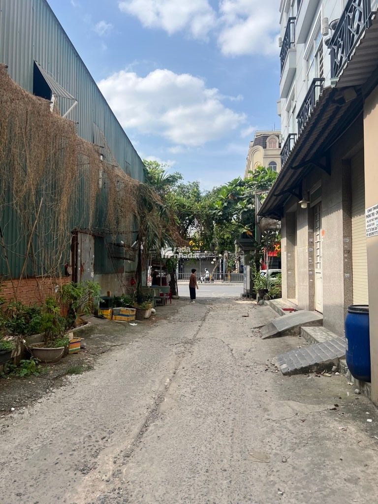 GẦN KCN TÂN BÌNH, HẺM XE HƠI TÂY THẠNH, TÂN PHÚ, 90M2 NGANG HIẾM CÓ. GIẢM 550TR CHỈ 6.3T