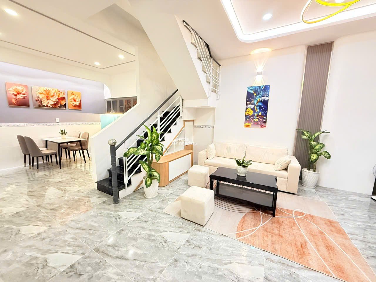 NHÀ ĐẸP GIÁ TỐT - NGAY NGÃ TƯ GA - VỊ TRÍ HIẾM- HẺM Ô TÔ THÔNG  - SÁT GÒ VẤP