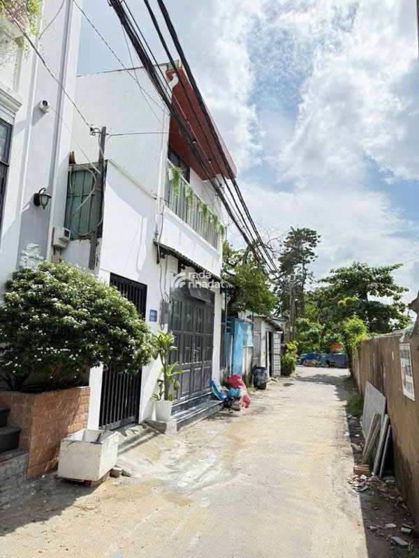 NHÀ ĐẸP GIÁ TỐT - NGAY NGÃ TƯ GA - VỊ TRÍ HIẾM- HẺM Ô TÔ THÔNG  - SÁT GÒ VẤP
