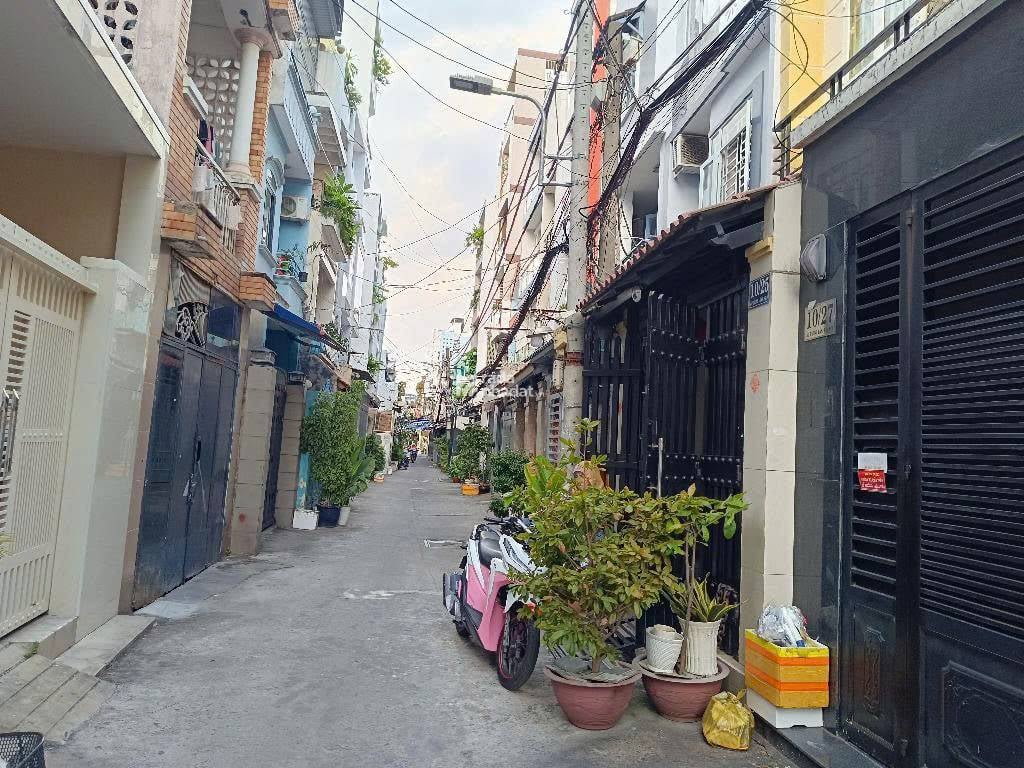 NHÀ 2 TẦNG HXH 10 ÂU DƯƠNG LÂN, P.3, QUẬN 8, KHU ĐỒNG BỘ ĐẸP, HOÀN CÔNG ĐỦ, GIÁ TỐT