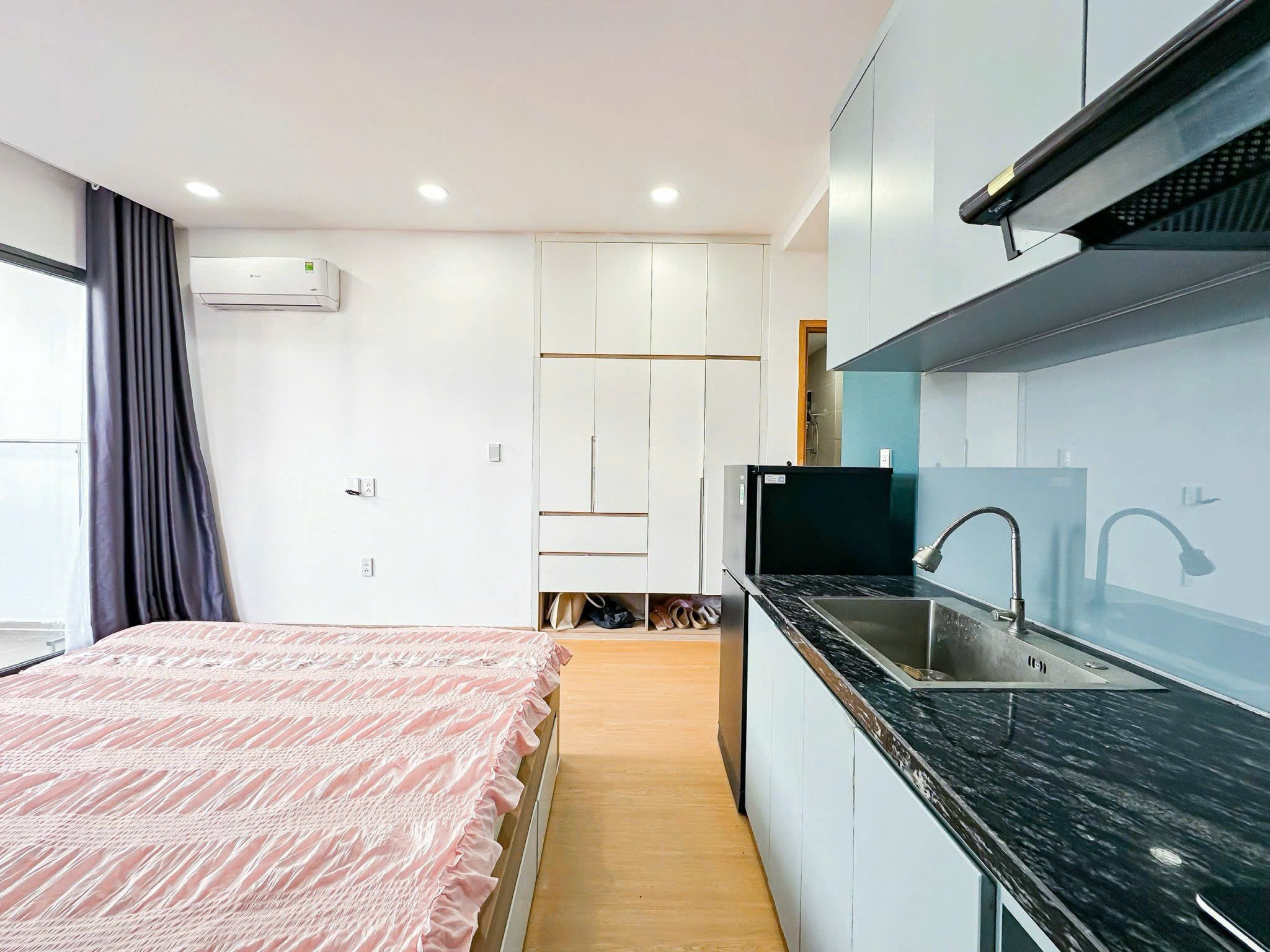 STUDIO BAN CÔNG VIEW CHILL MIỄN CHÊ