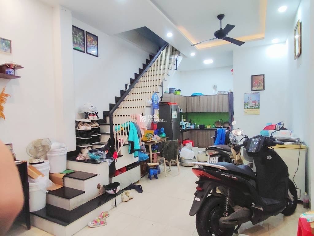 bán nhà gần lê trọng tấn bình hưng hoà