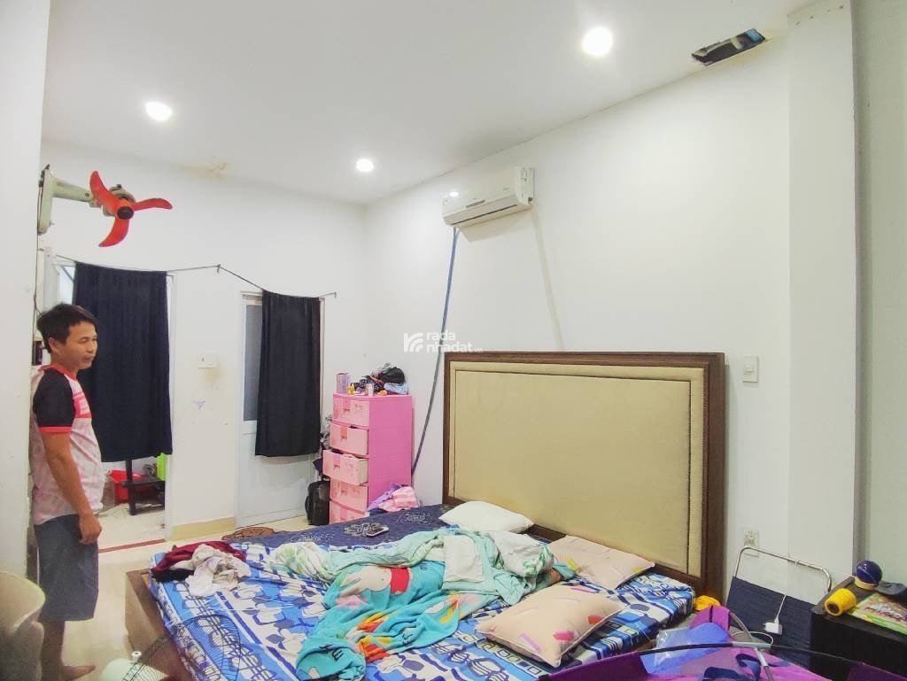 bán nhà gần lê trọng tấn bình hưng hoà