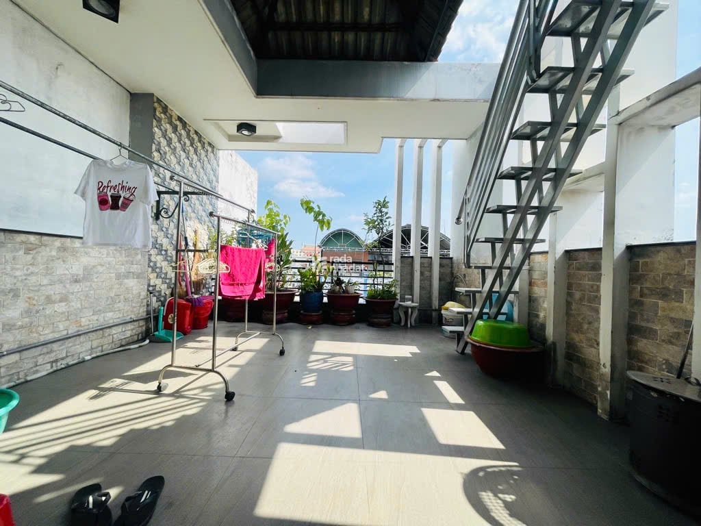 Bán gấp nhà mặt tiền,4 tầng,Hoàng Xuân Nhị,tân phú 100m2(4,5x20) 14 tỷ tl
