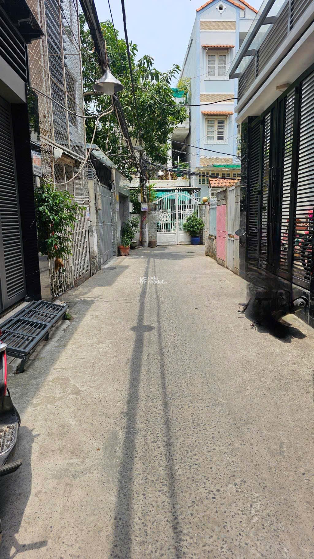 NGAY VINCOM NAM LONG - HÀNG XÓM CA SĨ NỔI TIẾNG - FULL NỘI THẤT CAO CẤP - HẺM XE HƠI TỚI NHÀ