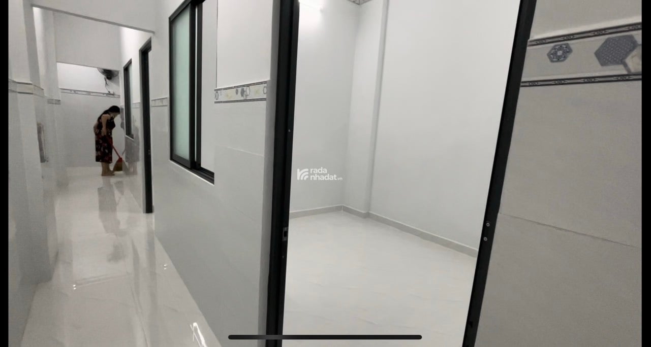 BÁN NHÀ CẤP 4 100M2 VÀI BƯỚC CHÂN RA ĐƯỜNG QUỐC LỘ 13 GẦN CHỢ ĐẦU MỐI HIỆP BÌNH PHƯỚC THỦ ĐỨC 