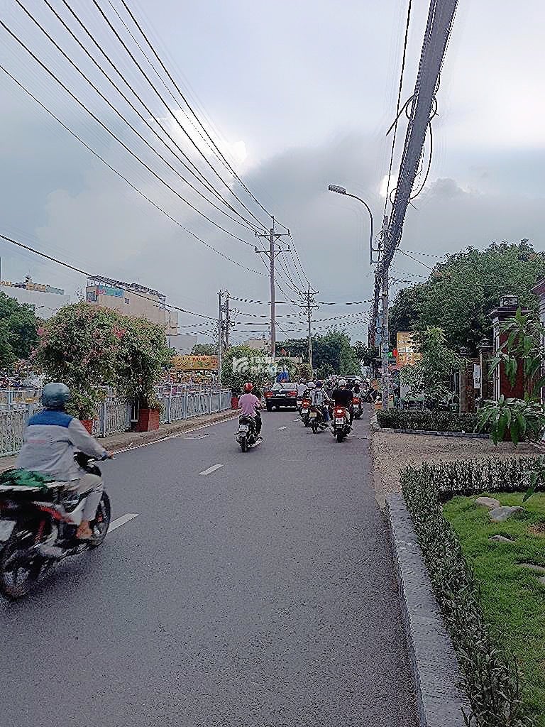 nán nhà kế bên ẢEON tân phú phường sơn kỳ