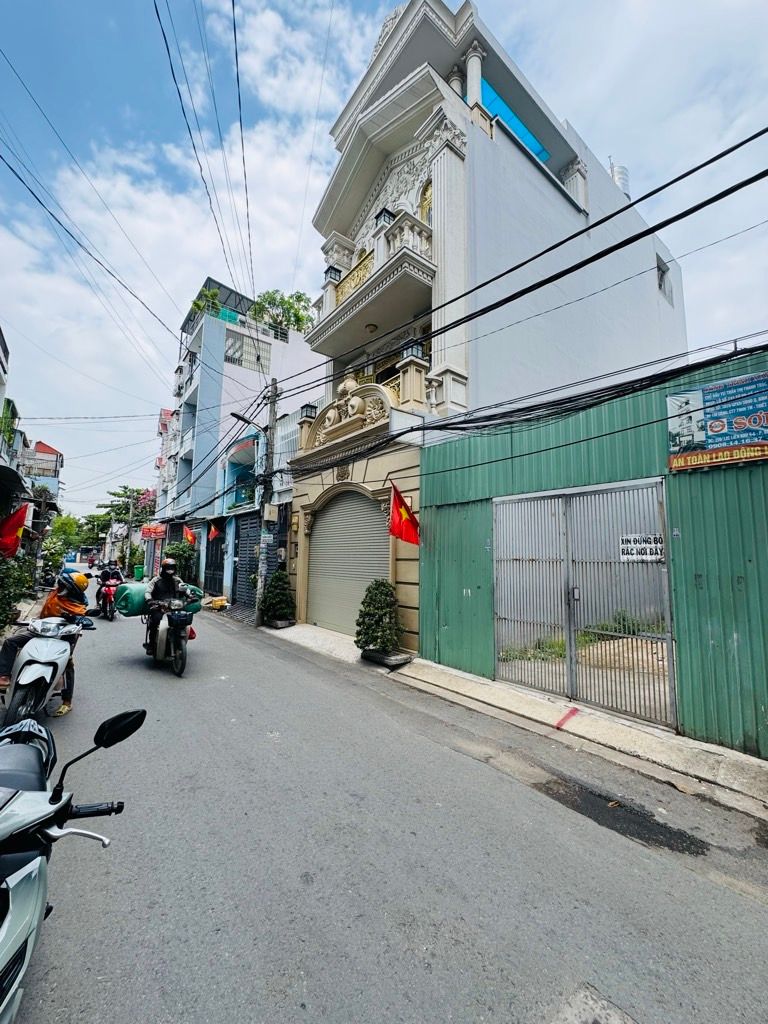 BÁN ĐẤT HẺM XE HƠI 8M SÁT BỆNH VIỆN BÌNH TÂN