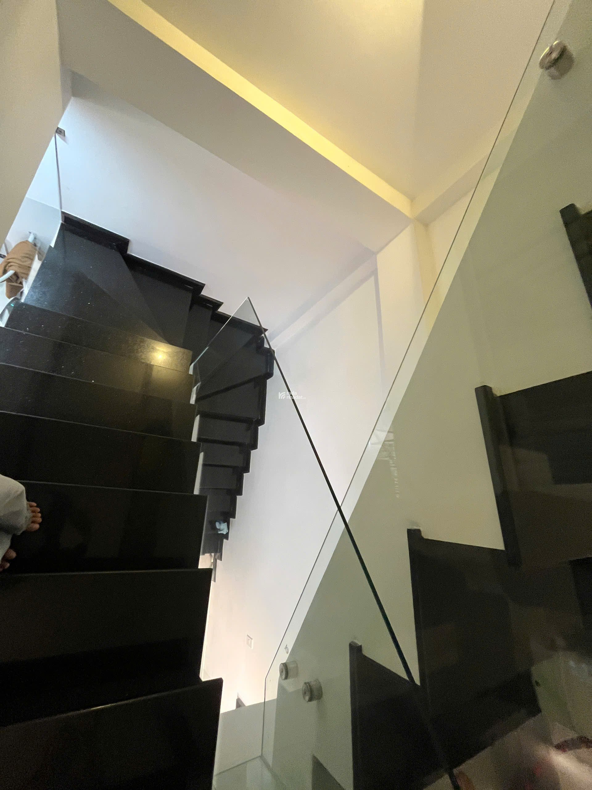 BÁN NHÀ MẶT TIỀN CÔ GIANG QUẬN 1- 21 TỶ 